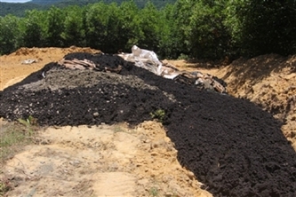 Bùn thải tiềm ẩn nguy cơ ô nhiễm môi trường nghiêm trọng